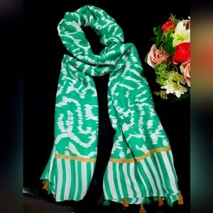 New Pretty Persuasion Scarf